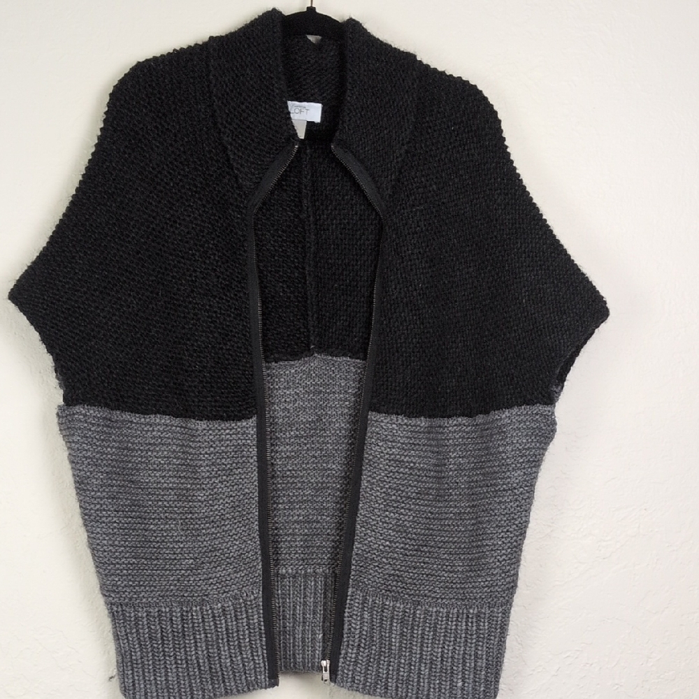 Loft Chunky Sweater Vest M Gray Black Color Block Funnel Neck Wool Blend Zip Up
